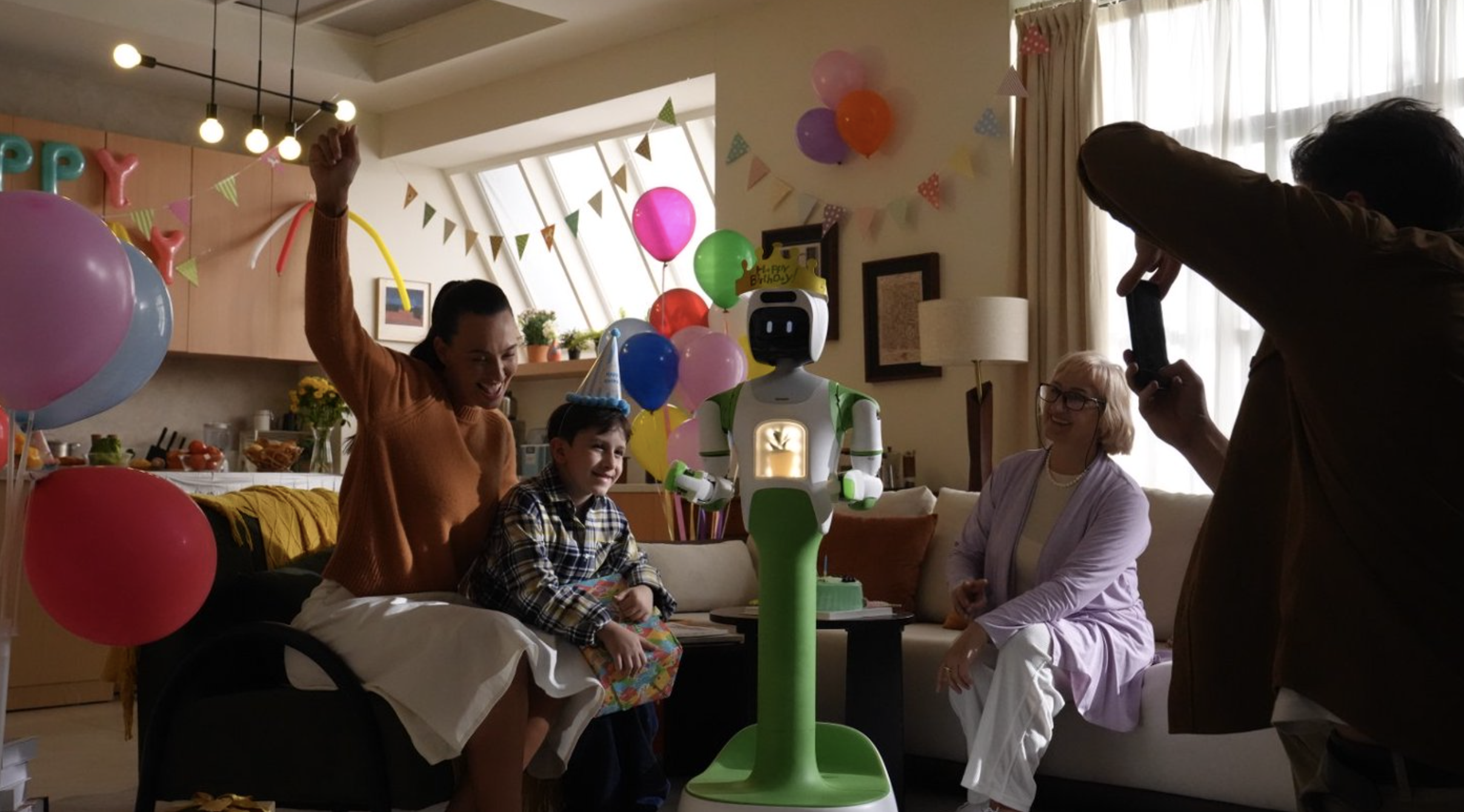 A family celebrating at home together with KOKO.